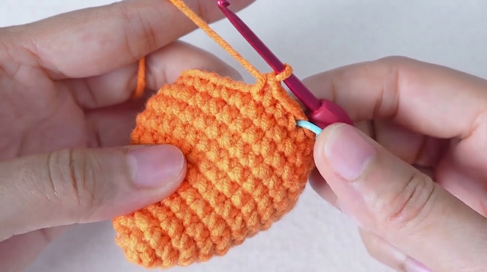 Crochet Carrot Keychain Pattern 3