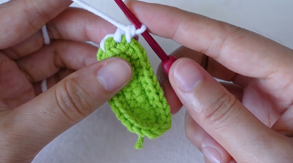 Crochet Flower Hair Clips Pattern 3