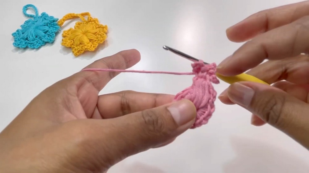 Crochet Flower Keychain Pattern 3