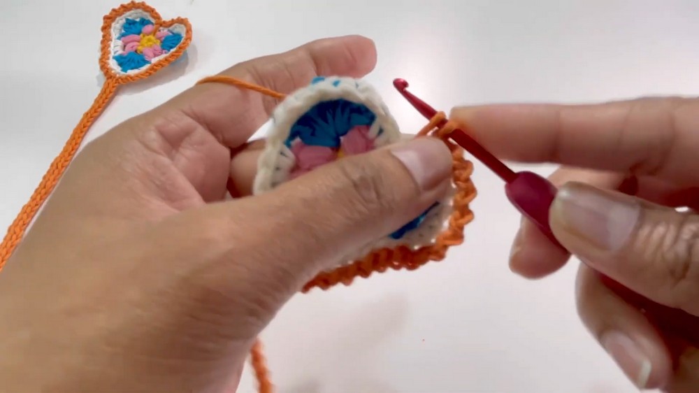 Crochet Heart Bookmark Pattern 5