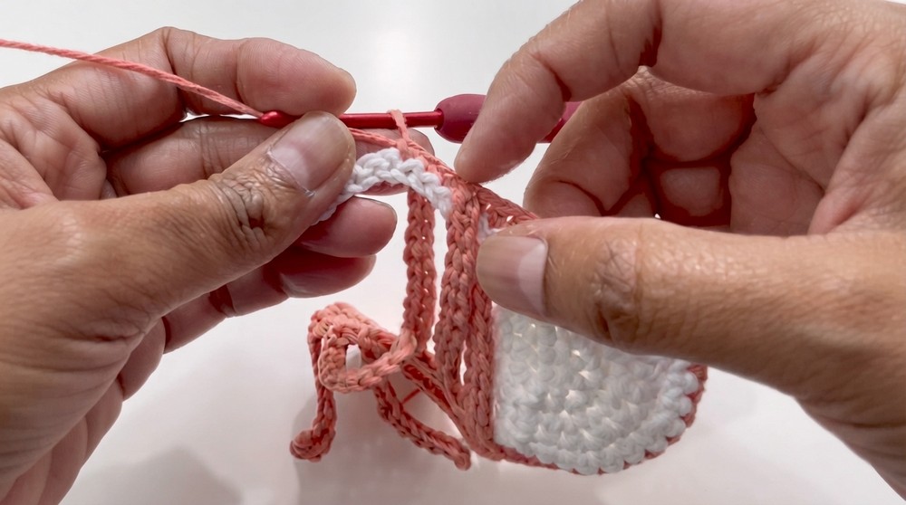 Crochet Heart Shaped Mini Pouch Pattern 5