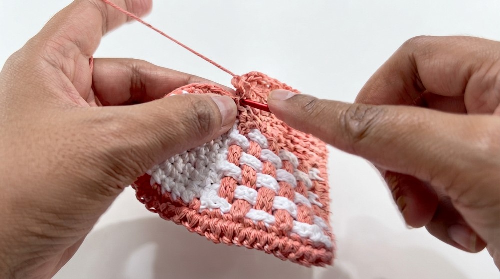 Crochet Heart Shaped Mini Pouch Pattern 6