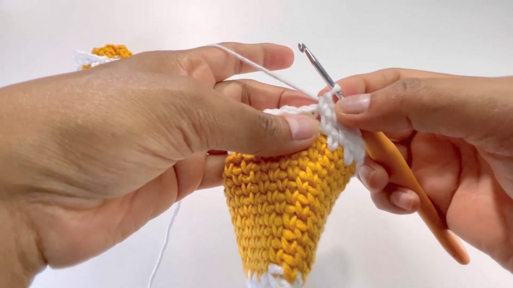 Crochet Mini Drawstring Pouch Pattern 4