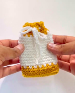 Crochet Mini Drawstring Pouch Pattern 5