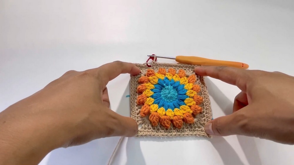 Crochet Sunburst Granny Square Bag Pattern 4