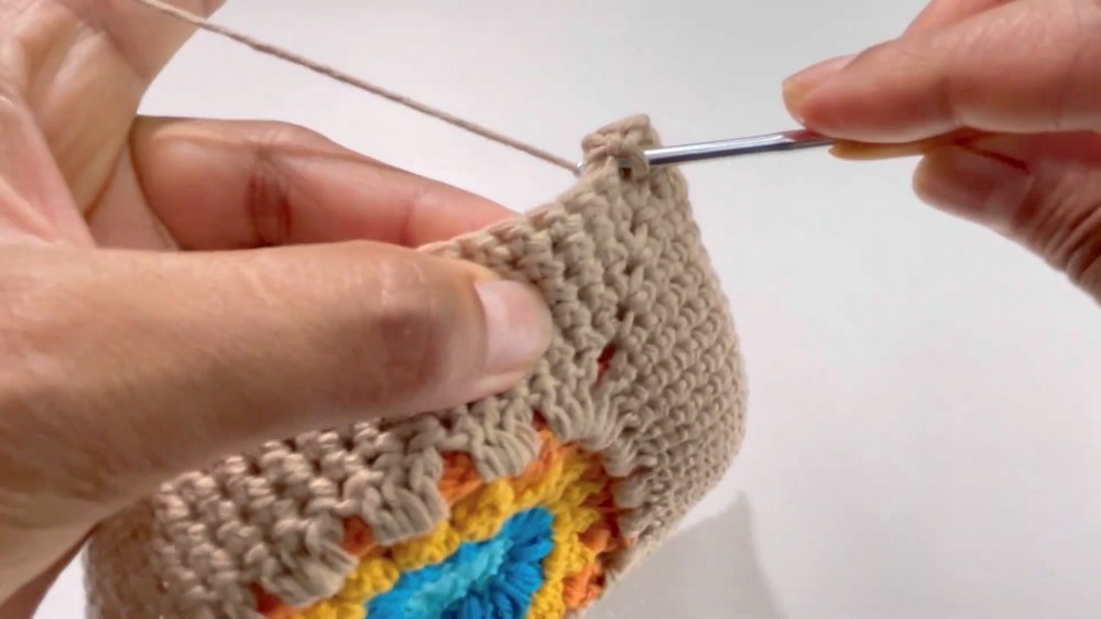 Crochet Sunburst Granny Square Bag Pattern 5