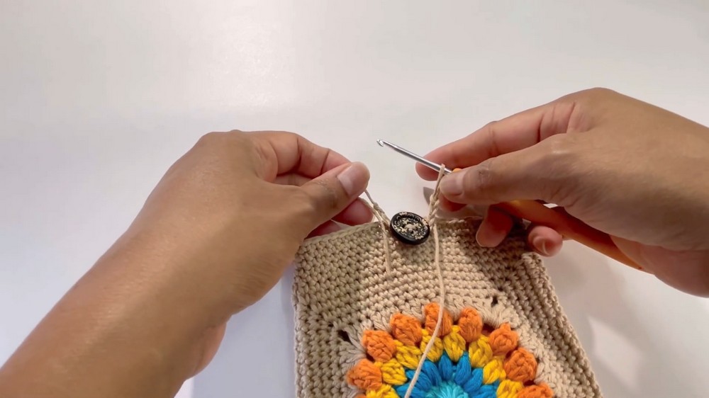 Crochet Sunburst Granny Square Bag Pattern 6