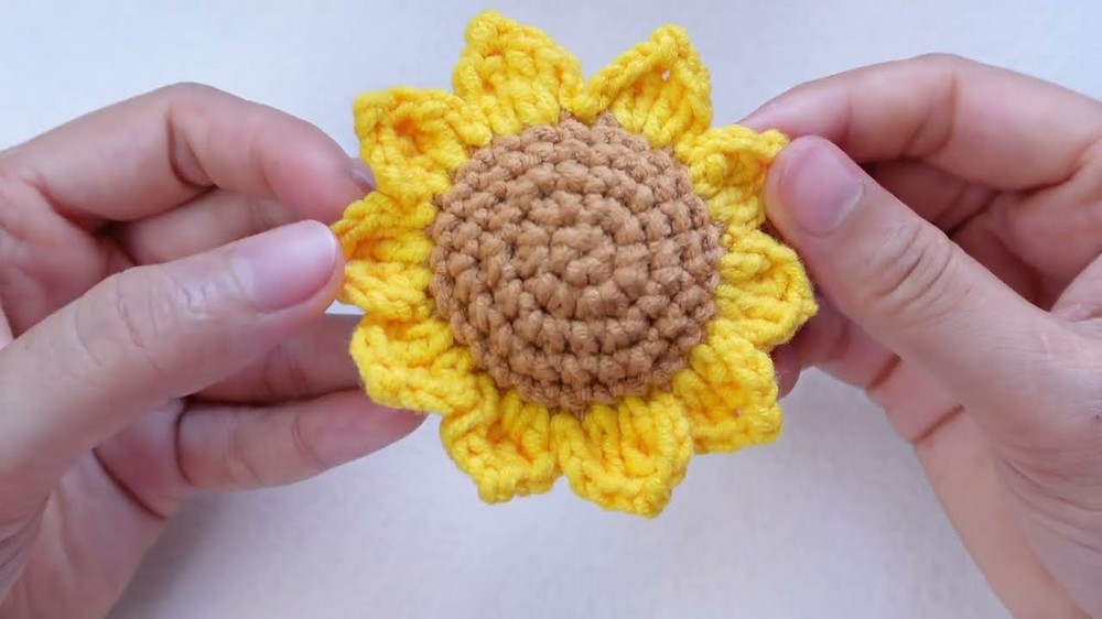 Crochet Sunflower Keychain Pattern 5