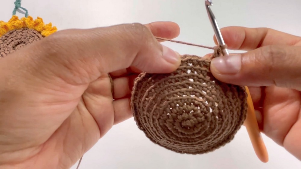 Crochet Sunflower Mini Bag Pattern 3