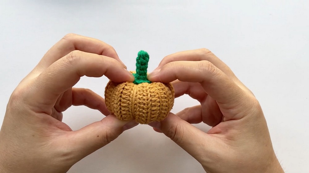Cute Crochet Pumpkin Keychain Pattern 6