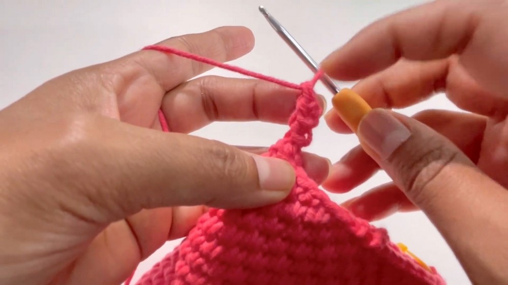 Easy Crochet Phone Cover Pattern 5