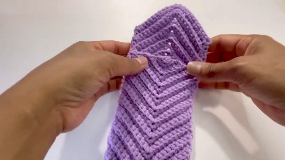 Easy Crochet Phone Cover Pattern 6