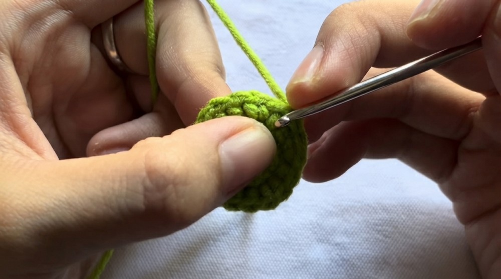 Crochet Baby Chick Keychain Pattern 2