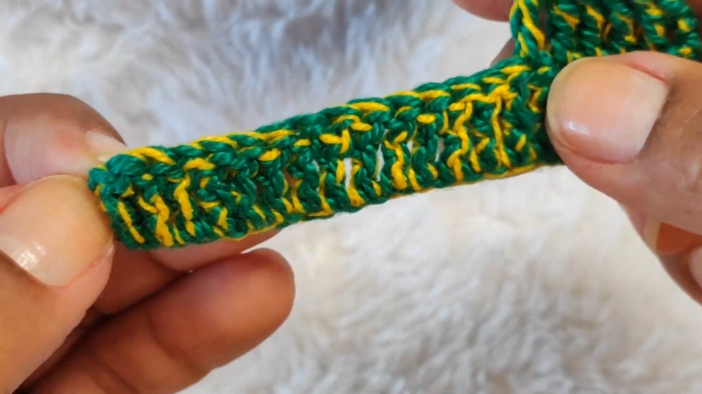 Crochet Bow Keychain Pattern 3