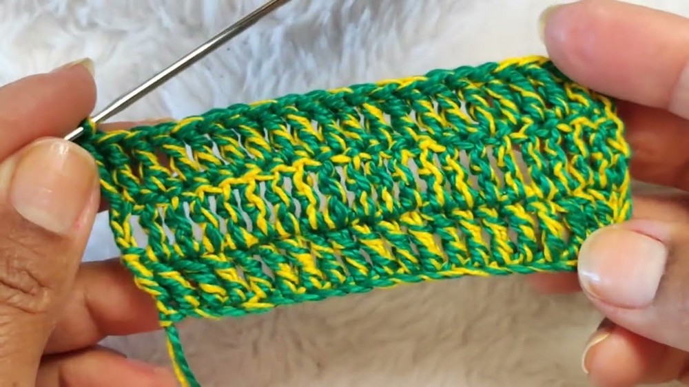 Crochet Bow Keychain Pattern 4