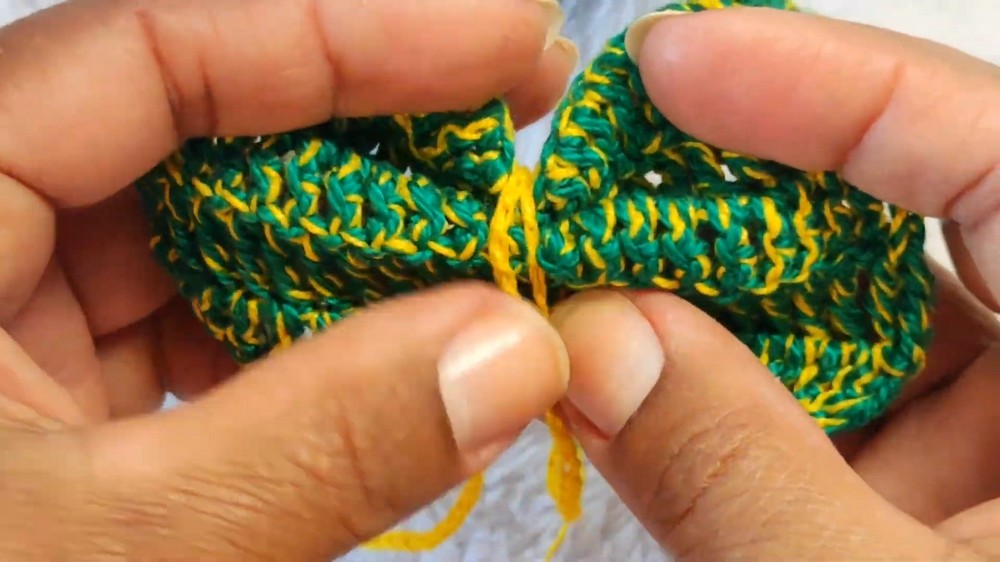 Crochet Bow Keychain Pattern 5