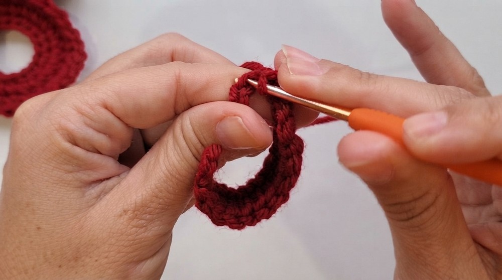 Crochet Christmas Bows Pattern 2