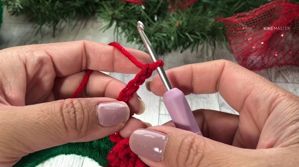 Crochet Christmas Flower Ornaments Pattern 3