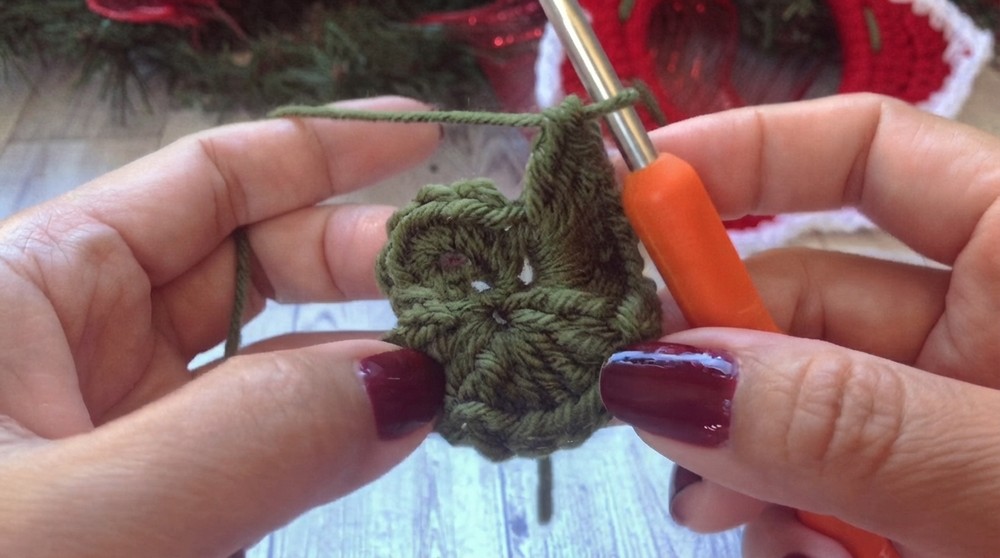 Crochet Christmas Ornaments Pattern 5