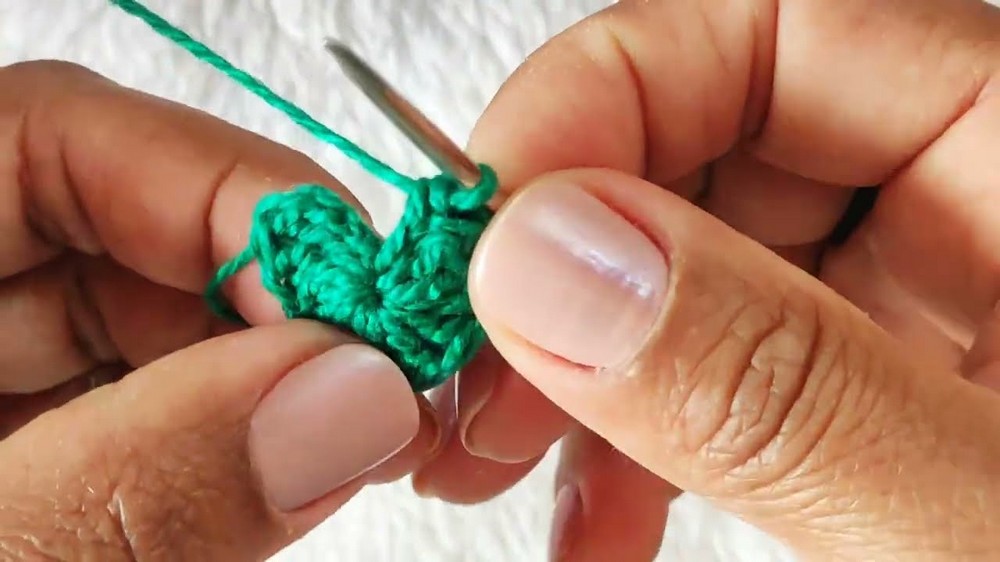Crochet Heart Earrings Pattern 3