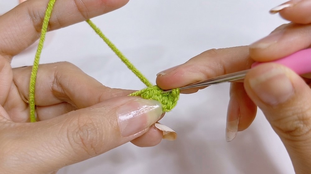 Crochet Mini Christmas Tree Pattern 1