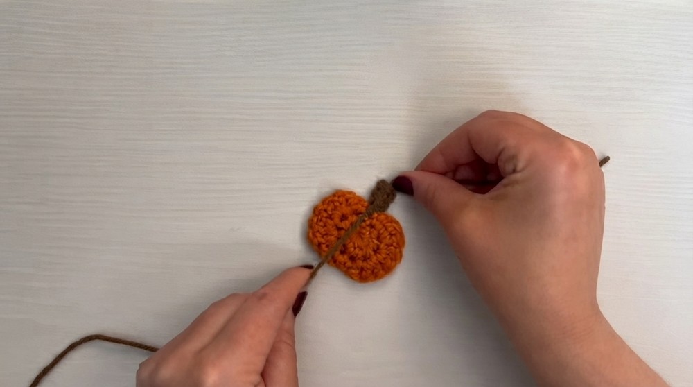 Crochet Mini Pumpkin Applique Pattern 4