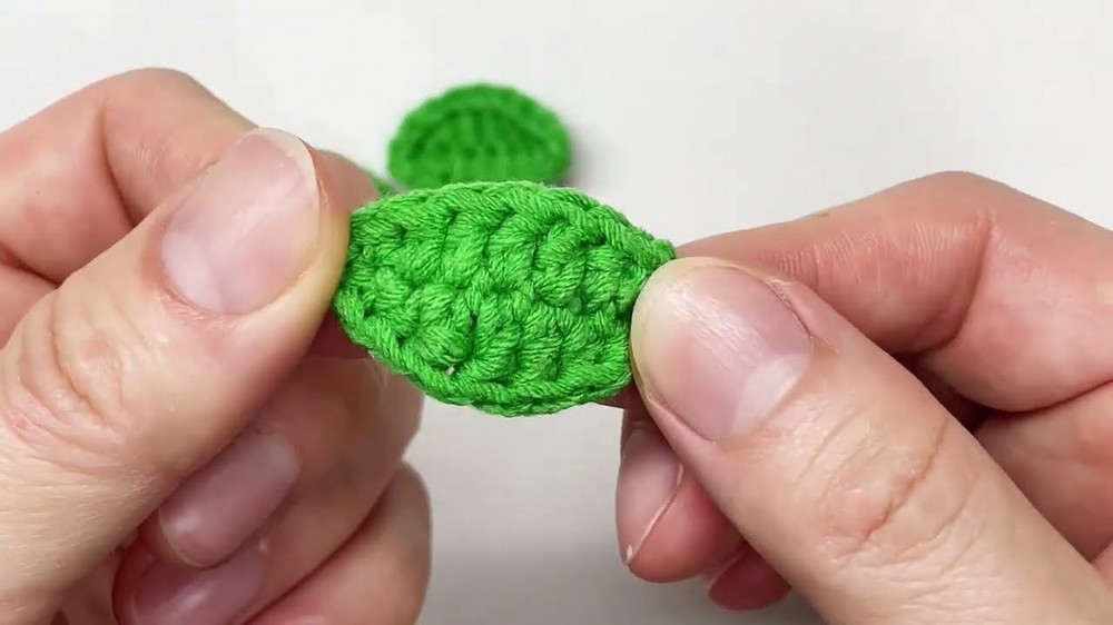 Crochet Mini Rose Bouquet Pattern 4