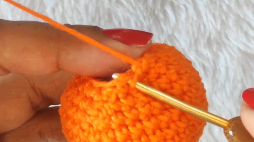 Crochet Orange Keychain Pattern 4