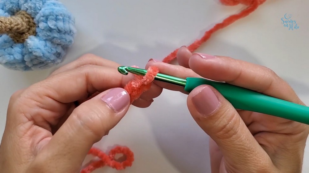 Crochet Pumpkin Amigurumi Pattern 1