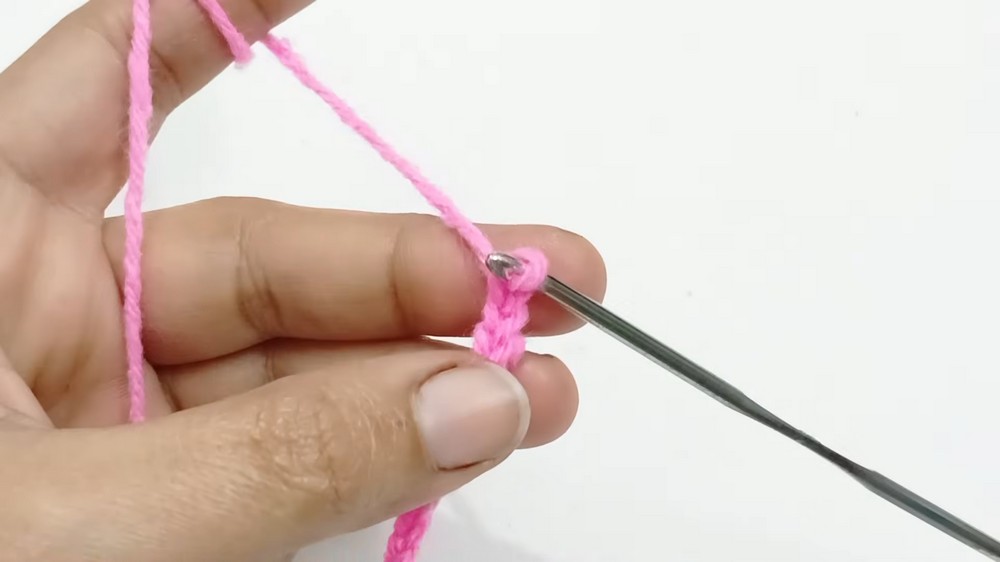 Crochet Rose Bouquet Keychain Pattern 1