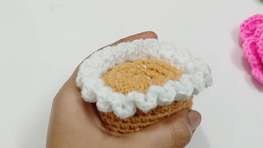 Crochet Rose Bouquet Keychain Pattern 6
