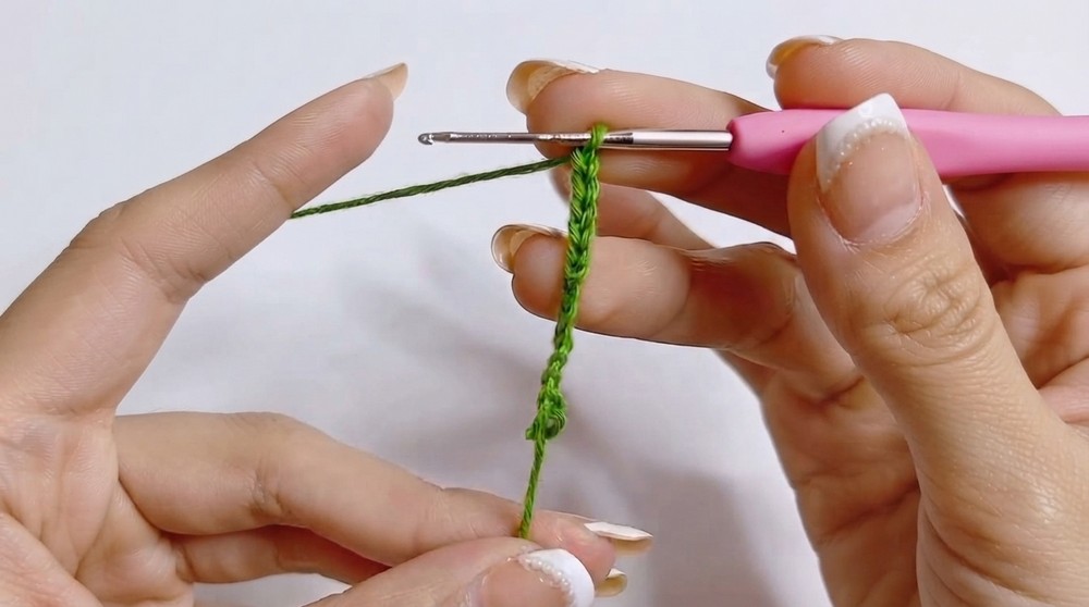 Crochet Watermelon Keychain Pattern 1