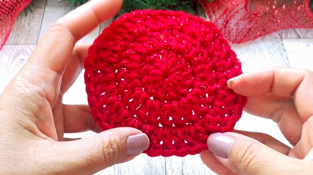 Cute Crochet Christmas Ball Pattern 3