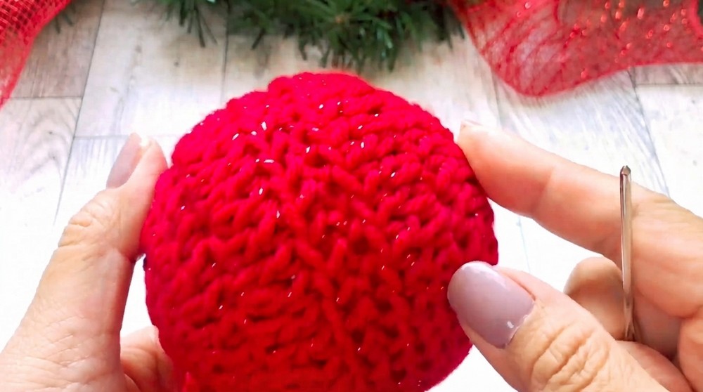 Cute Crochet Christmas Ball Pattern 5