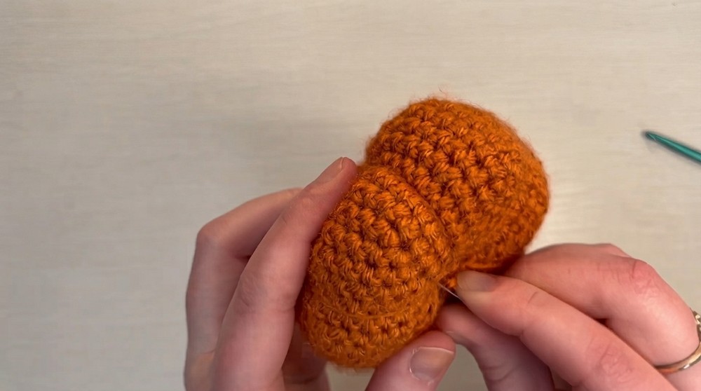 Easy Crochet Small Pumpkin Pattern 4