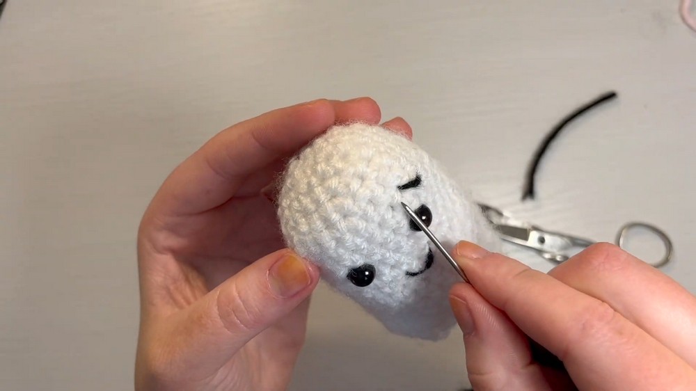 Halloween Crochet Mini Ghost Pattern 5